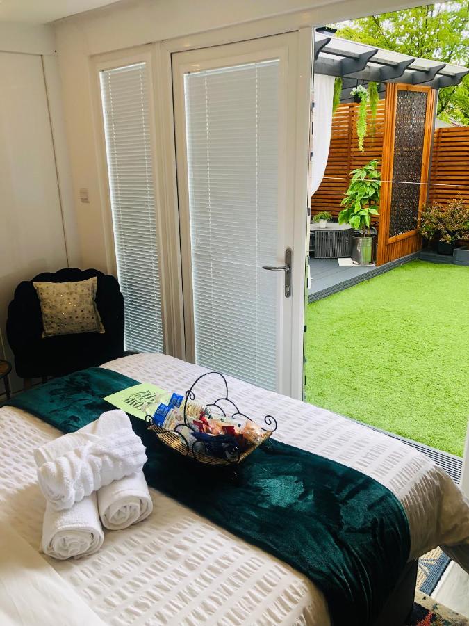 Meezee Pearl Double Bed Lodge With Free Parking سالفورد المظهر الخارجي الصورة